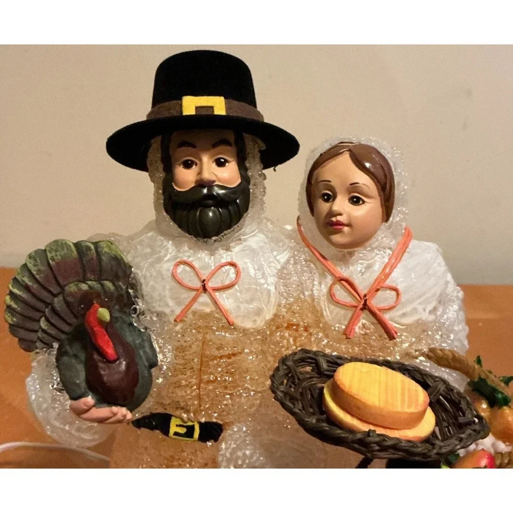 Retired Cracker Barrell Fall Harvest Thanksgiving Pilgrim Light Up, With Box‎